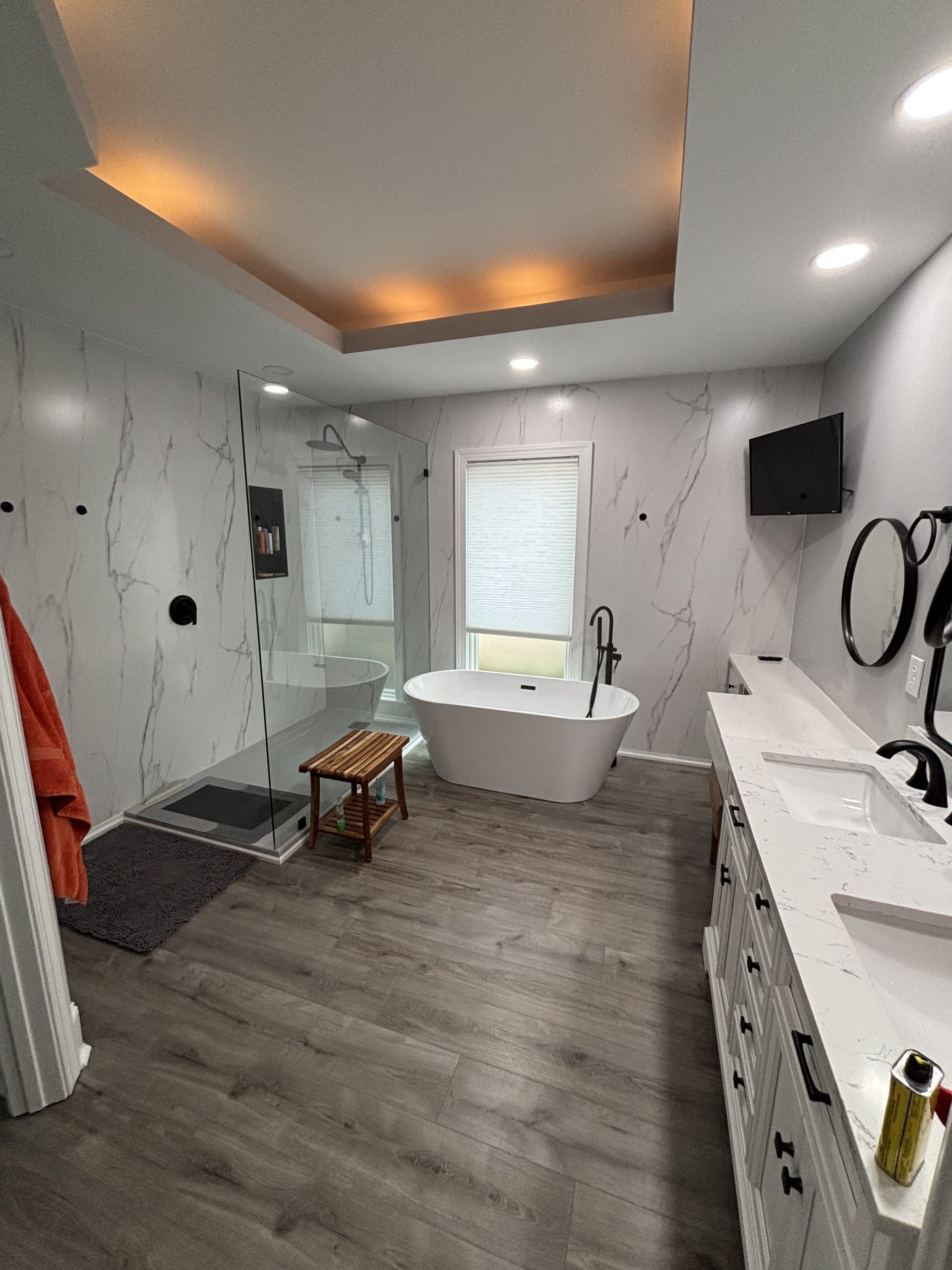 featured bathroom remodel photo 03 (704) 743-3582